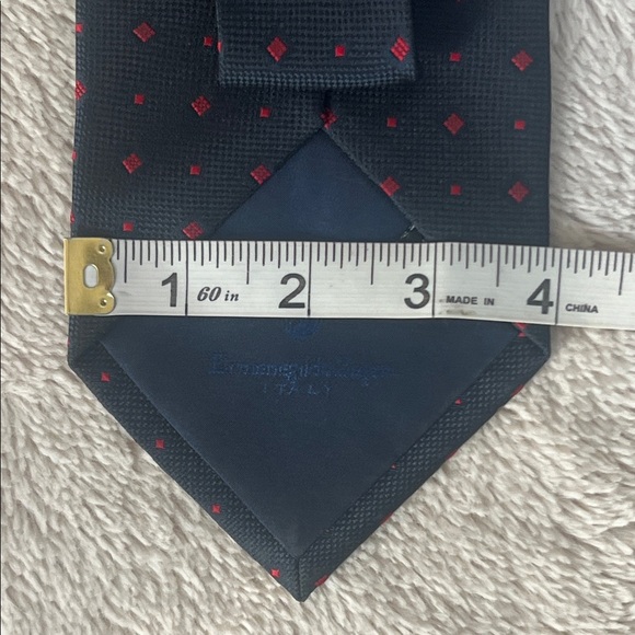 Ermenegildo Zegna 100% Silk Italy Navy Tie with Red Dots - Picture 5 of 9